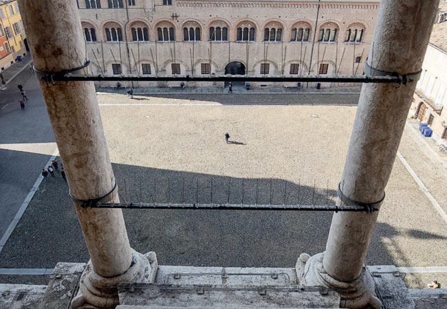 Piiazza Duomo. Addio ai ponteggi. Gazzetta di Parma 9 ottobre 2025